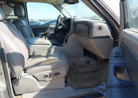 2003 Chevrolet Suburban 1500 Lt из США, поврежденный, VIN 3GNEC16Z93G105748